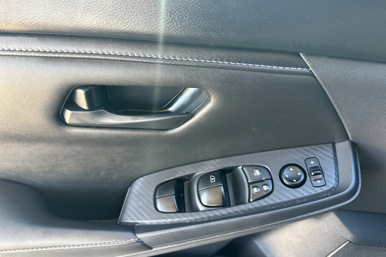 Used 2025 Nissan Sentra S image 11