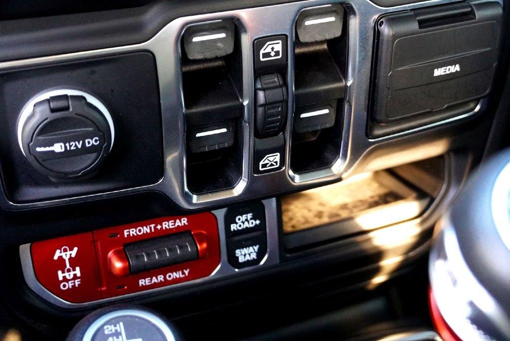 Used 2022 Jeep Gladiator Rubicon w/ Safety Group image 19