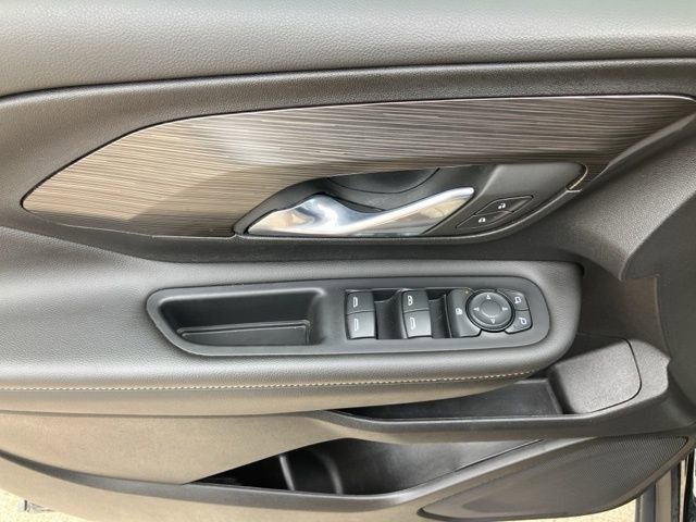Used 2023 GMC Terrain SLE w/ Driver Convenience Package image 33