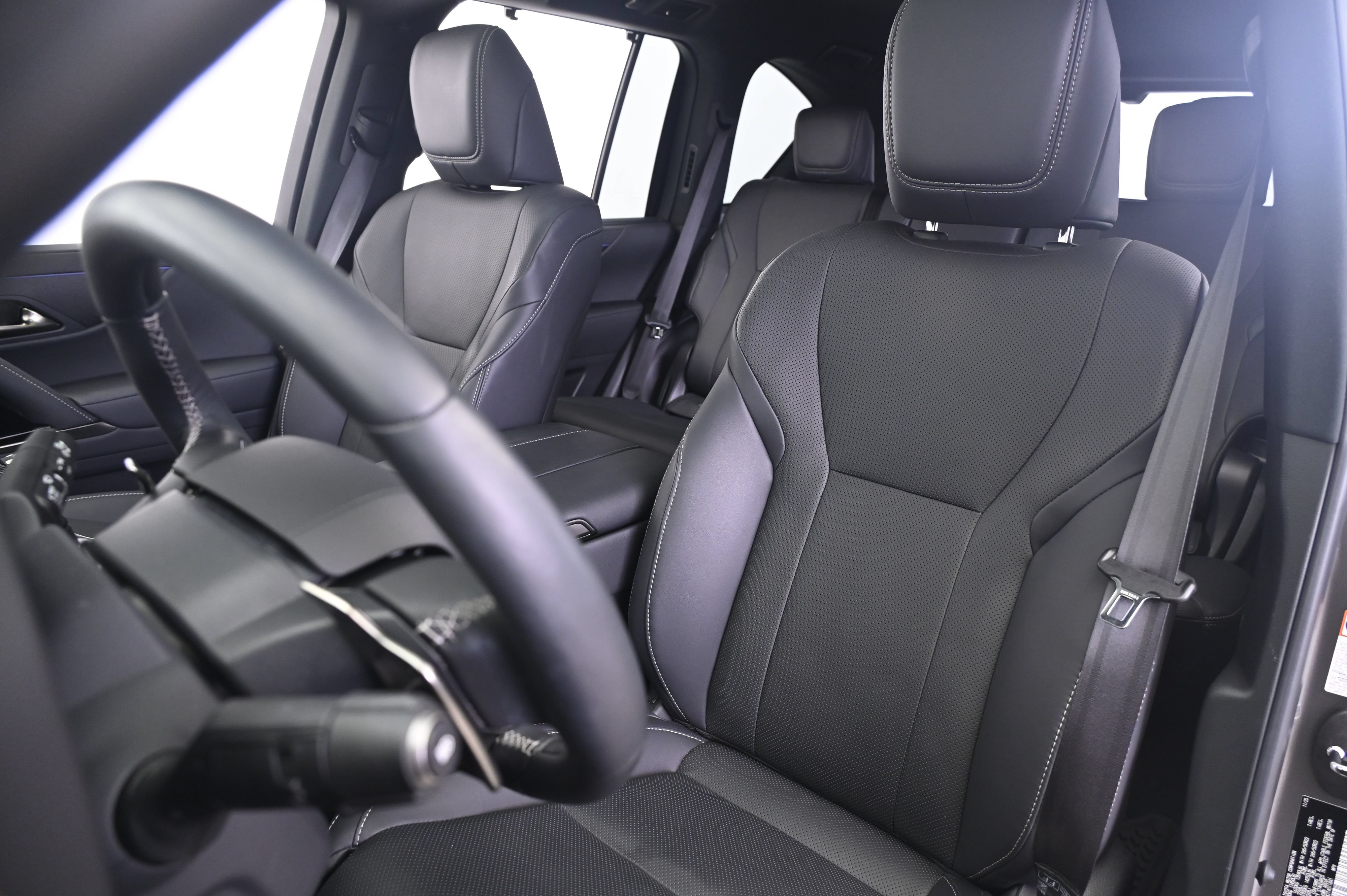 Used 2026 Lexus LX 700h Luxury AWD/4WD image 5