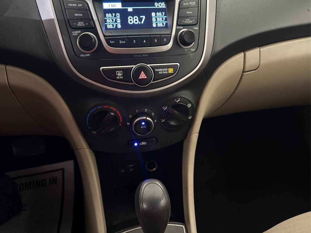 Used 2017 Hyundai Accent SE FWD image 40