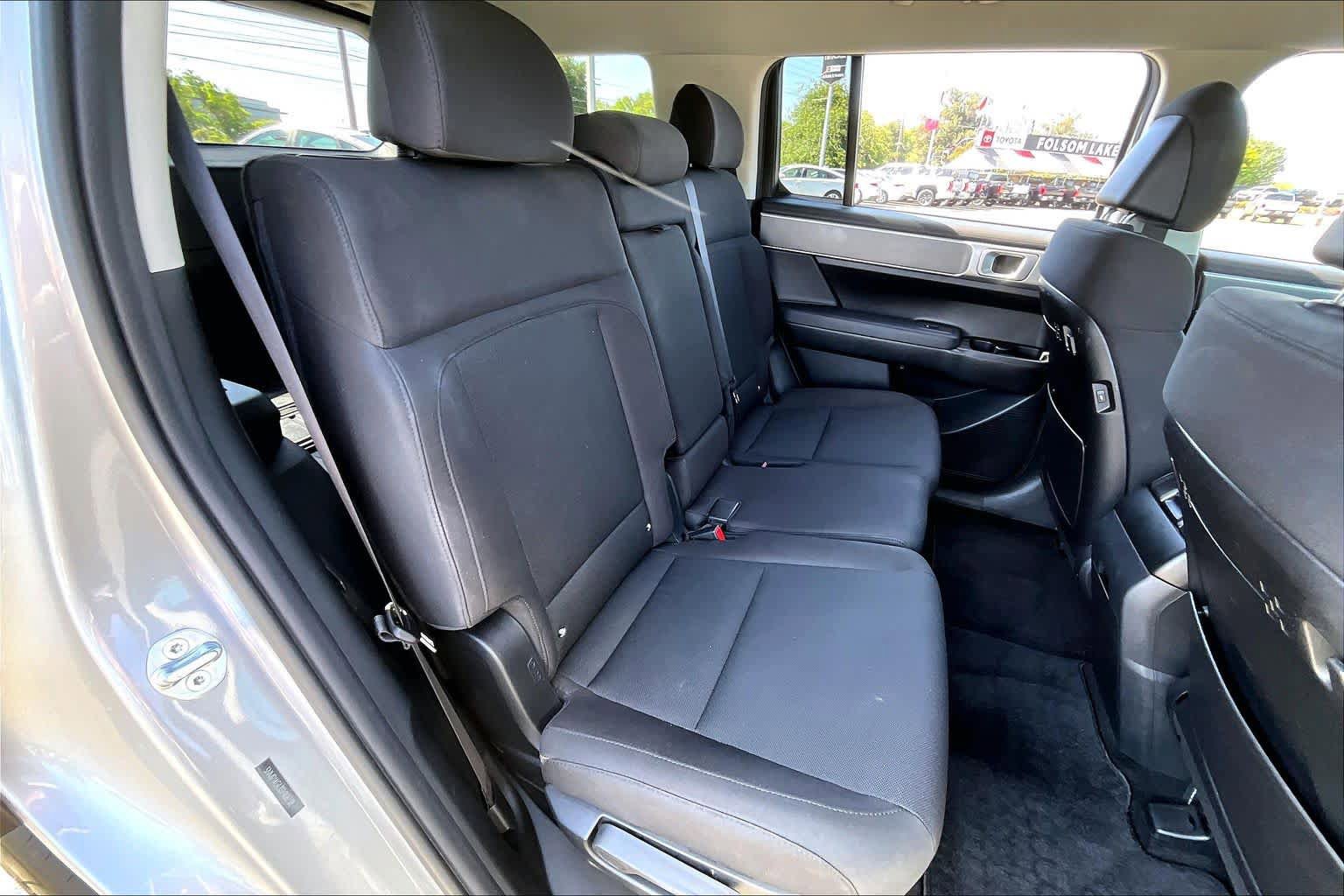 Used 2025 Hyundai Santa Fe SE FWD image 19