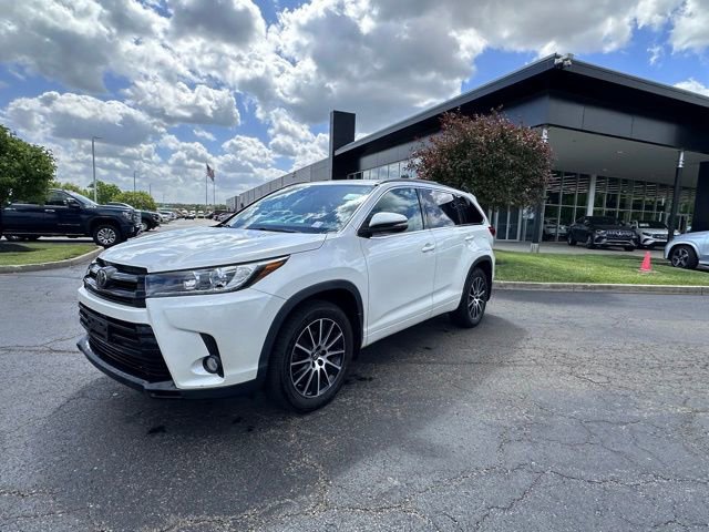 Used 2018 Toyota Highlander SE AWD/4WD image 4