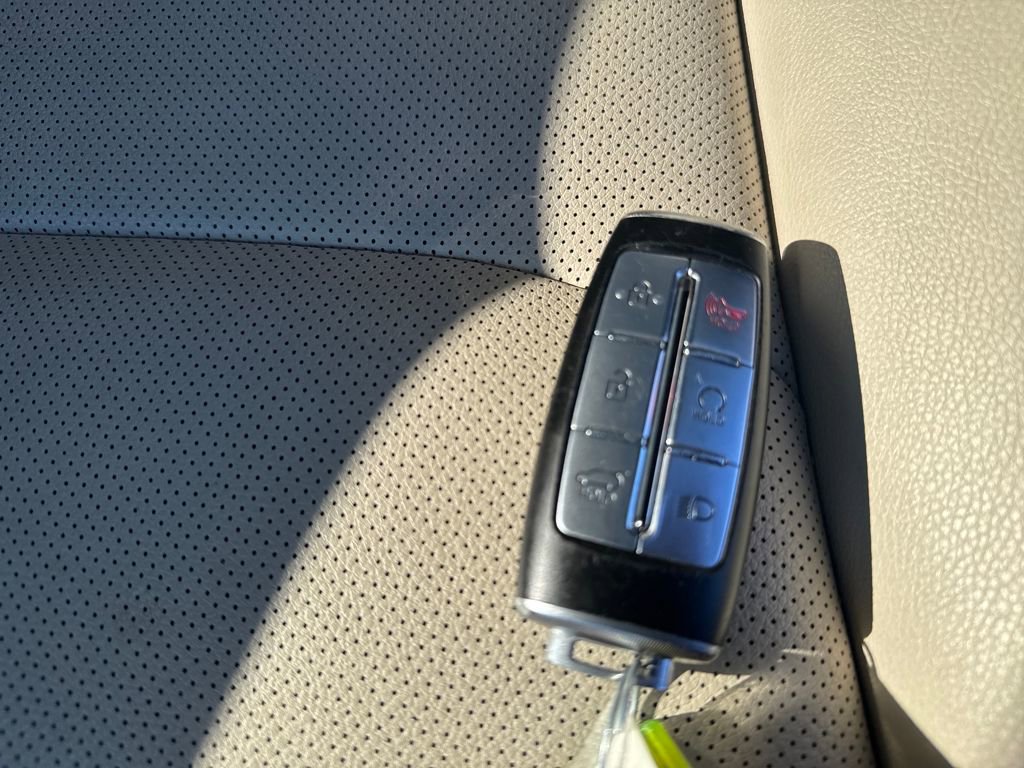 Used 2022 Genesis GV70 2.5T image 30