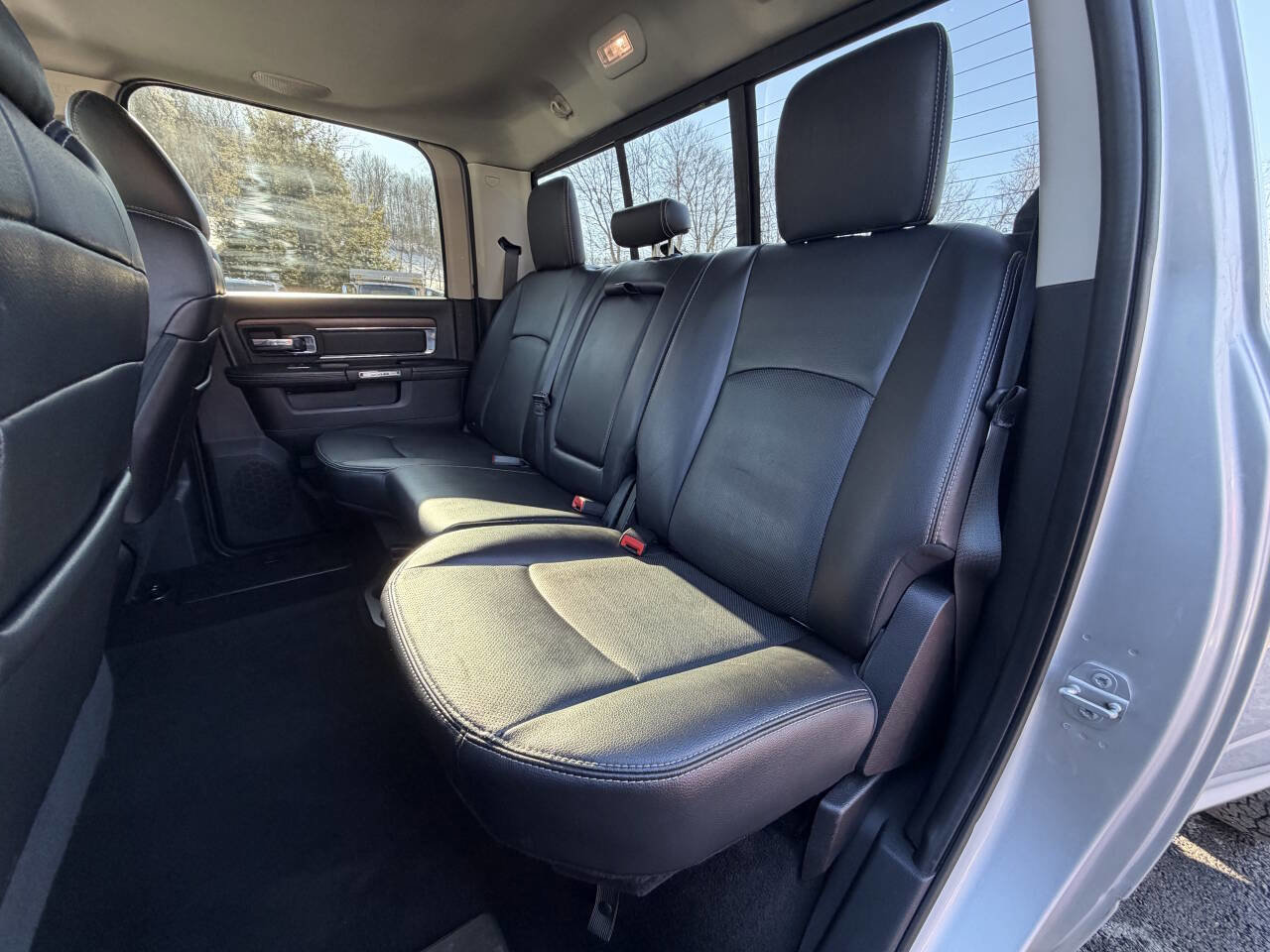 Used 2016 RAM 3500 Laramie image 19
