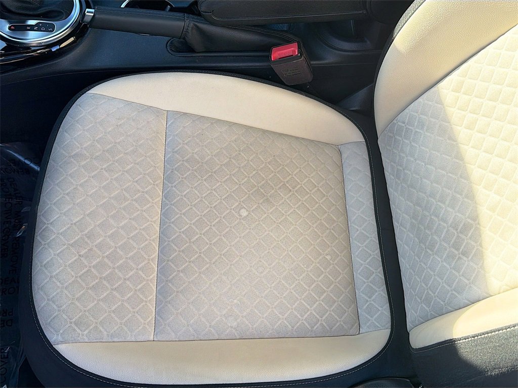 Used 2019 Volkswagen Beetle 2.0T SE image 18