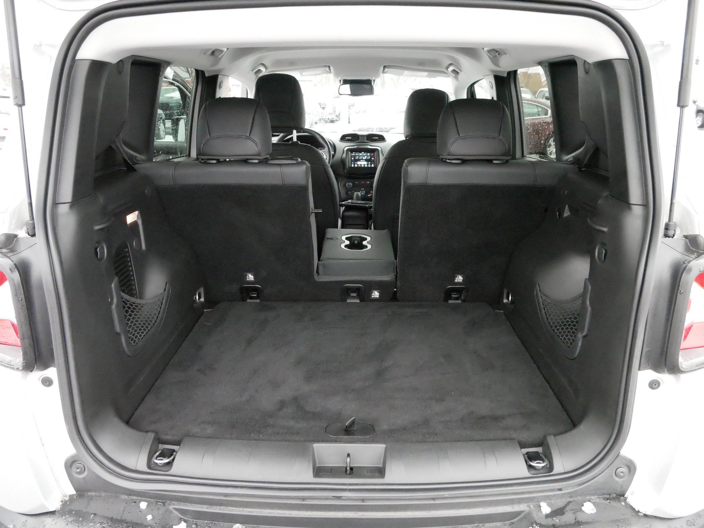 Used 2018 Jeep Renegade Trailhawk image 18