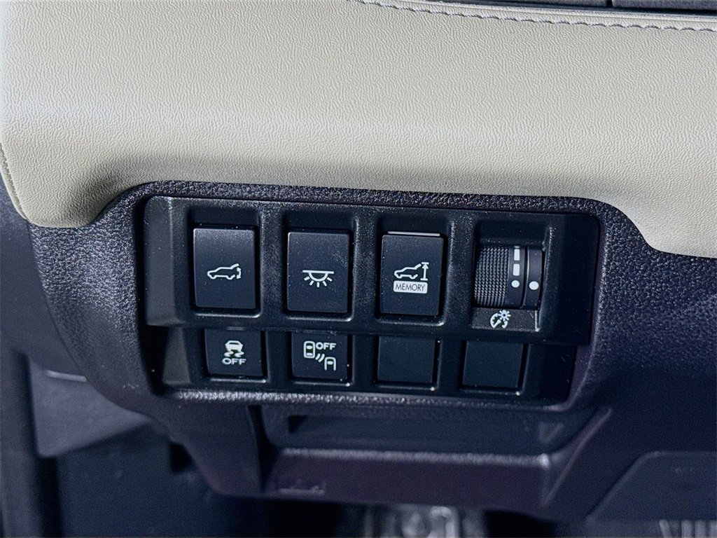 Certified 2022 Subaru Ascent Limited w/ Technology Package image 22