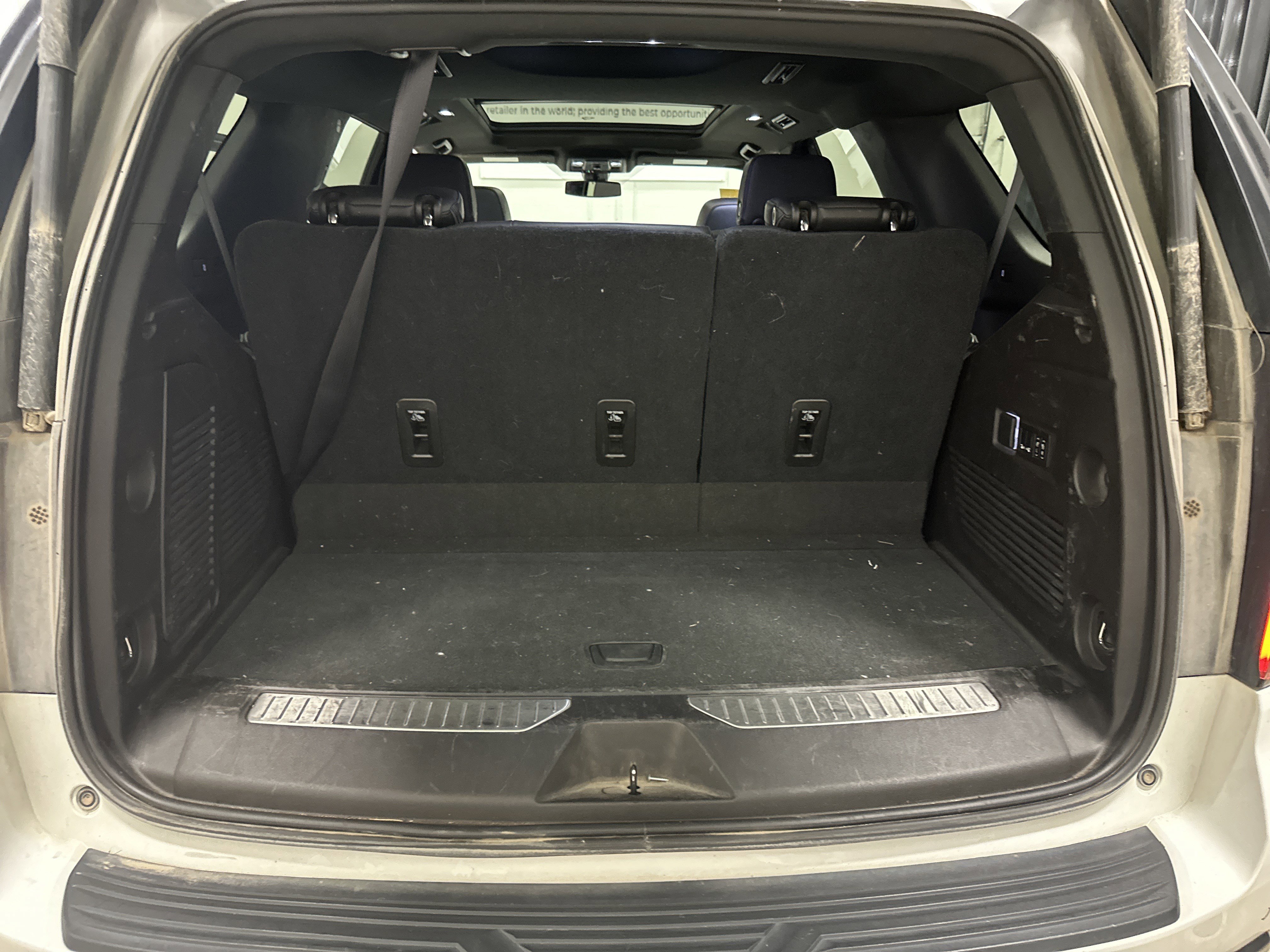 Used 2021 Chevrolet Tahoe RST w/ Luxury Package AWD/4WD image 33