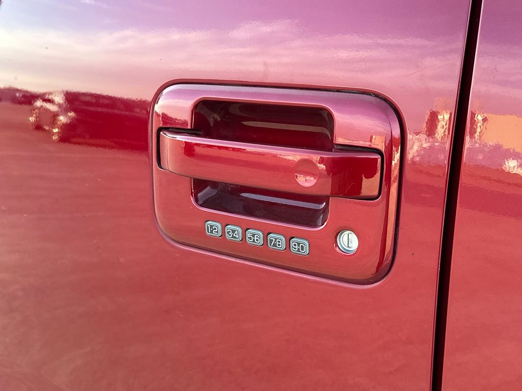 Used 2013 Ford F150 Lariat image 16
