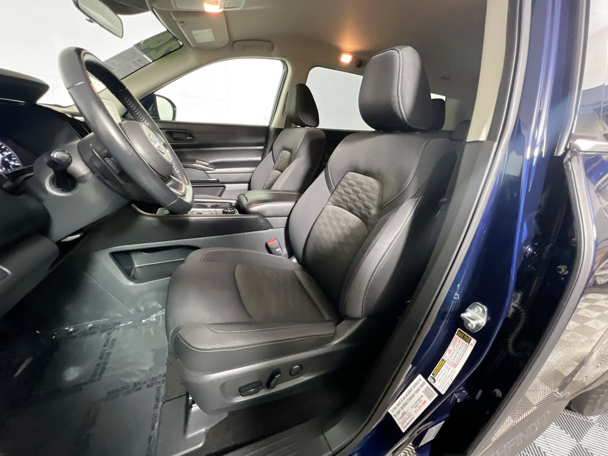 Used 2024 Nissan Pathfinder SV AWD/4WD image 15