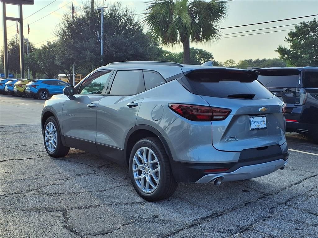 New 2025 Chevrolet Blazer LT w/ Convenience Package image 2