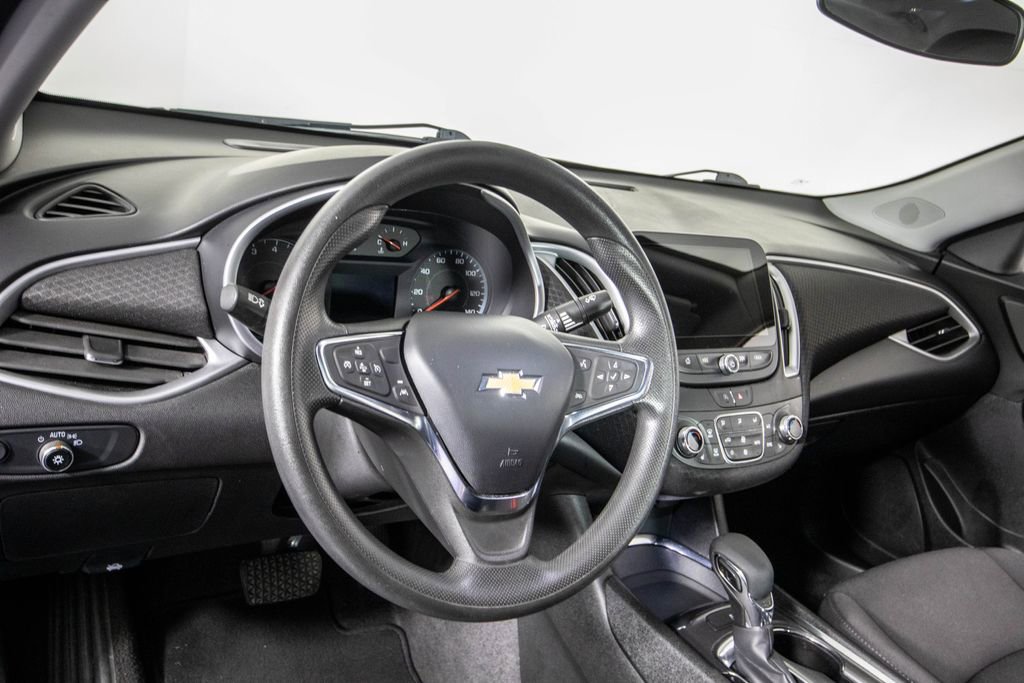 Used 2023 Chevrolet Malibu LT image 17