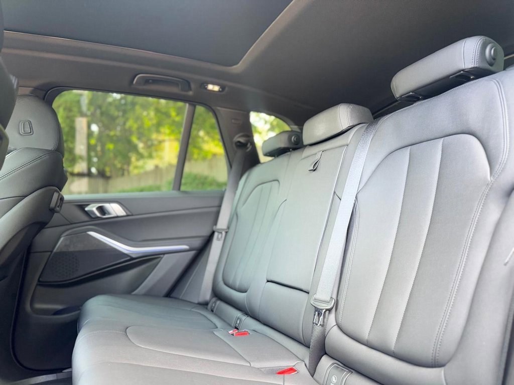 Used 2022 BMW X5 xDrive40i w/ Premium Package image 18