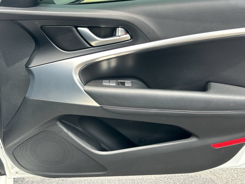Used 2022 Genesis G70 2.0T AWD/4WD image 14