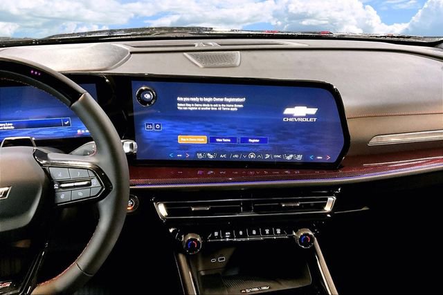 New 2026 Chevrolet Traverse RS w/ LPO, Floor Liner Package image 6