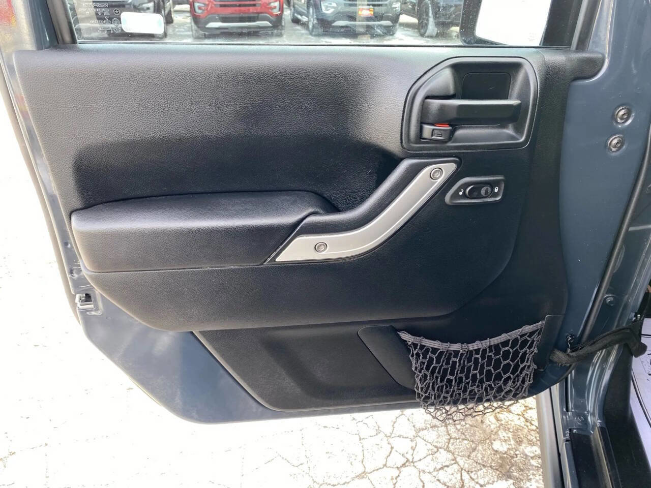 Used 2017 Jeep Wrangler Unlimited Rubicon w/ Cold Weather Group image 11