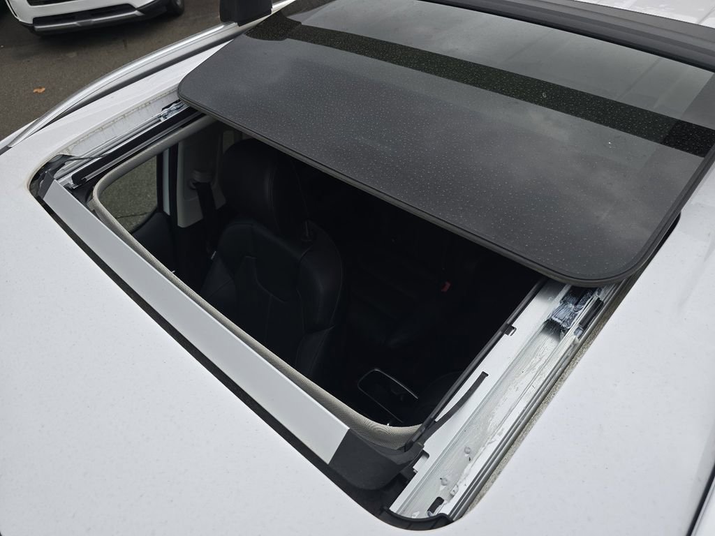 Used 2022 Kia Telluride EX w/ EX Premium Package image 3