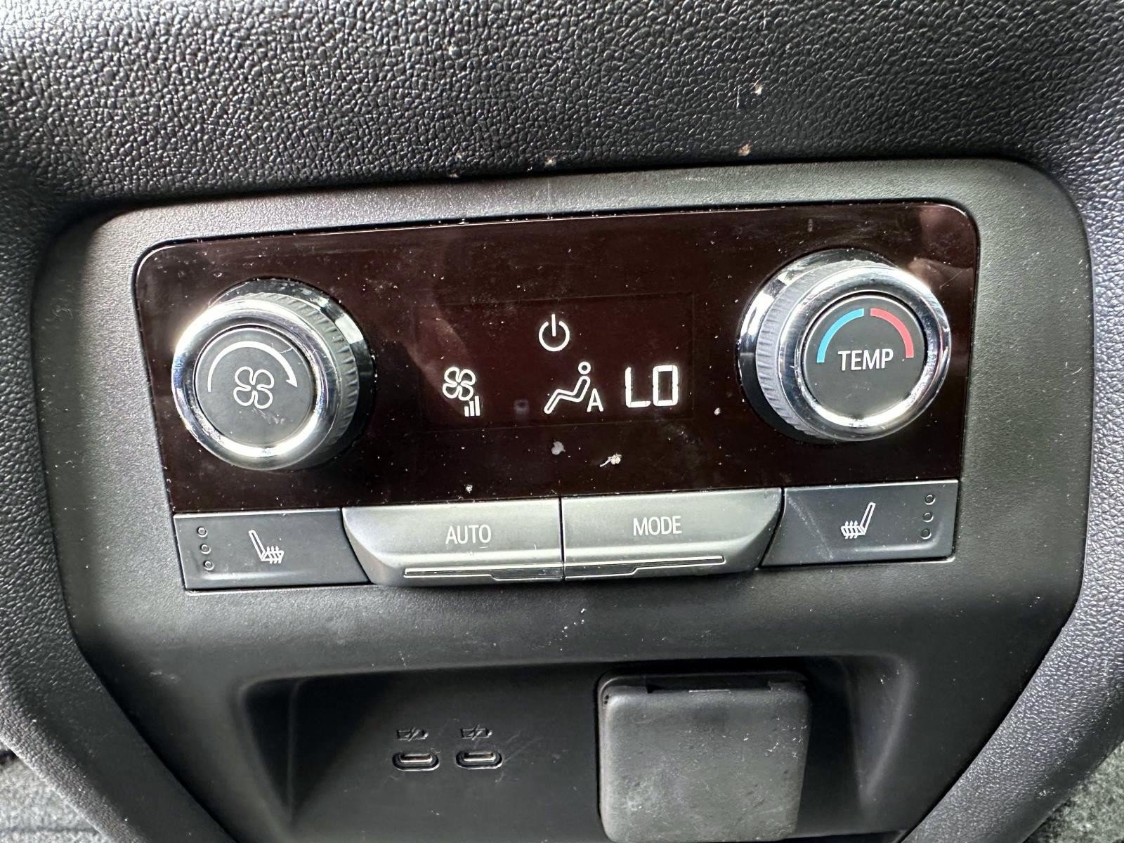 Used 2024 Chevrolet Traverse RS AWD/4WD image 17