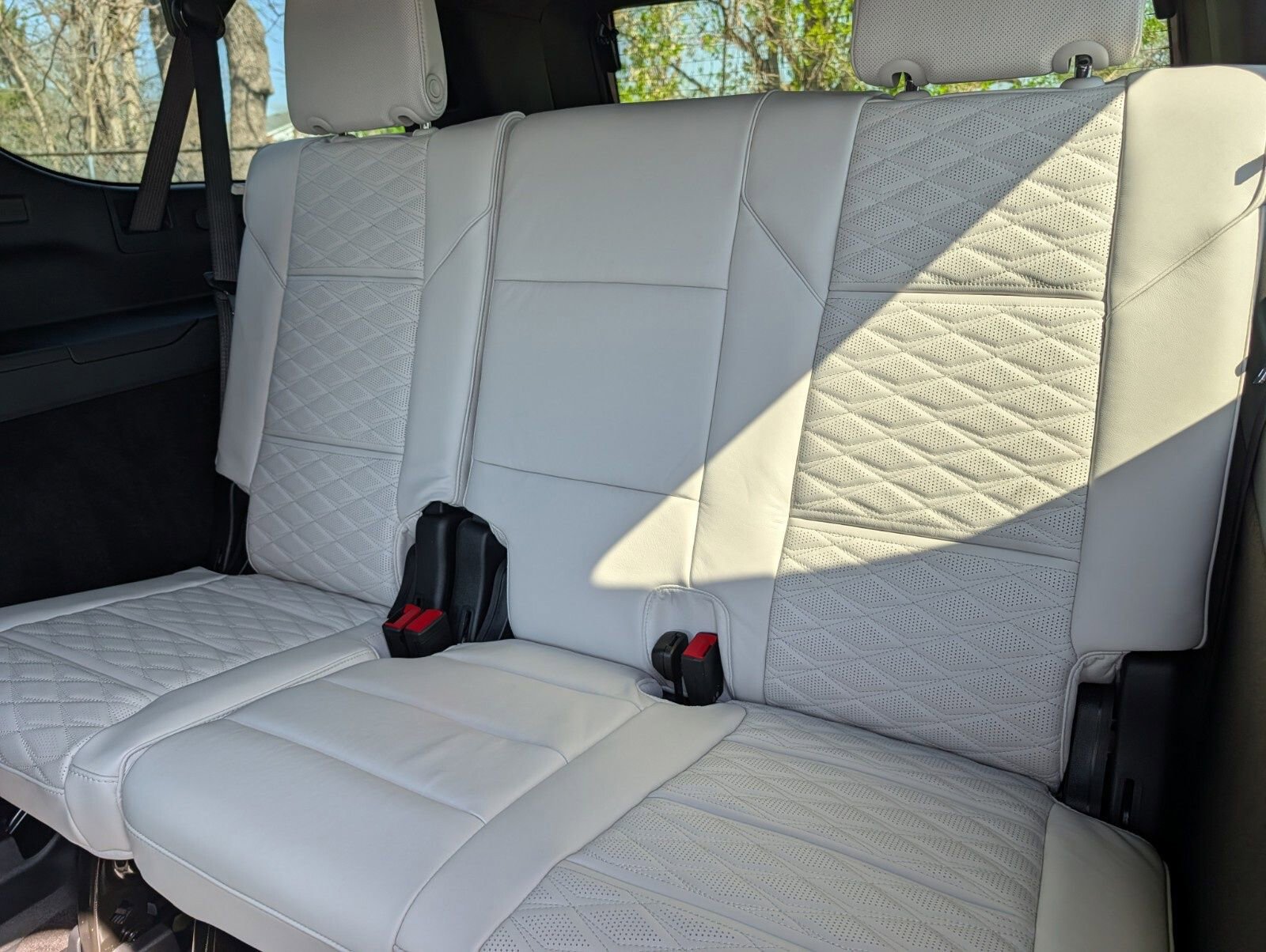 New 2026 Cadillac Escalade ESV Platinum Sport w/ LPO, ONYX Package AWD/4WD image 31