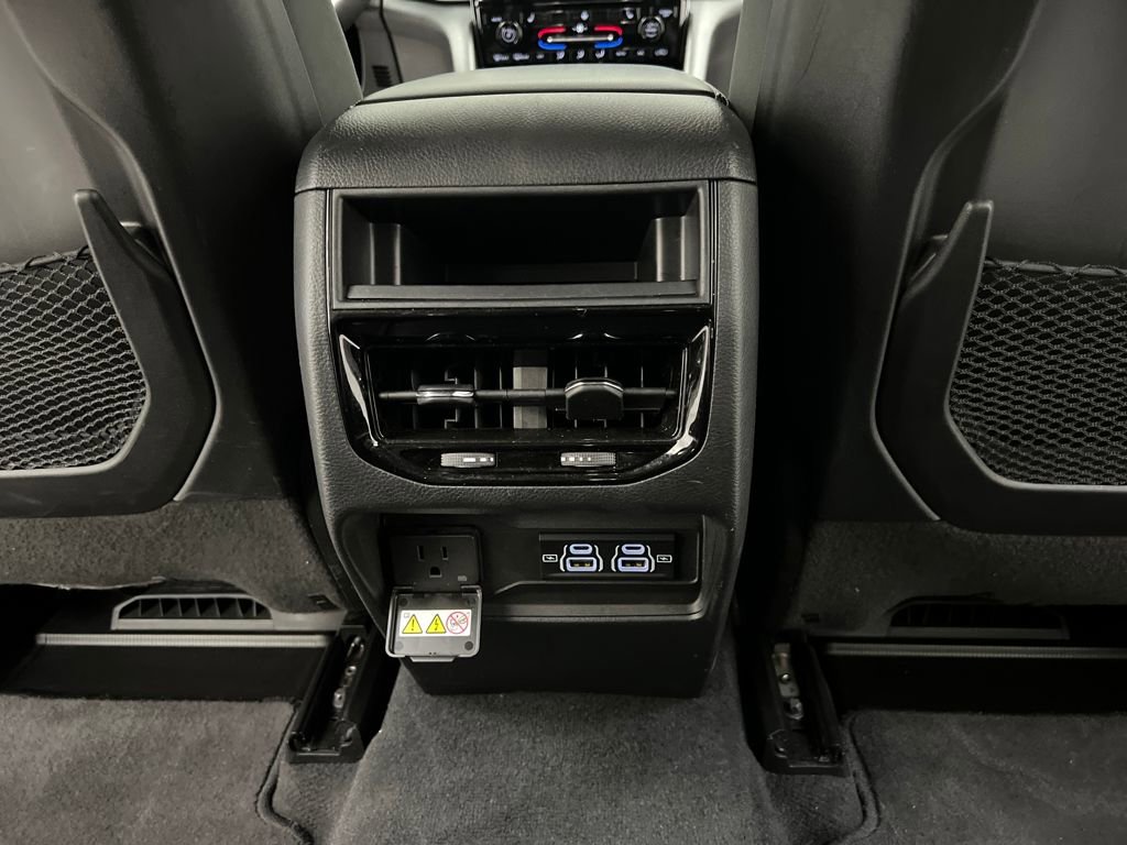 Used 2024 Jeep Grand Cherokee Altitude image 21
