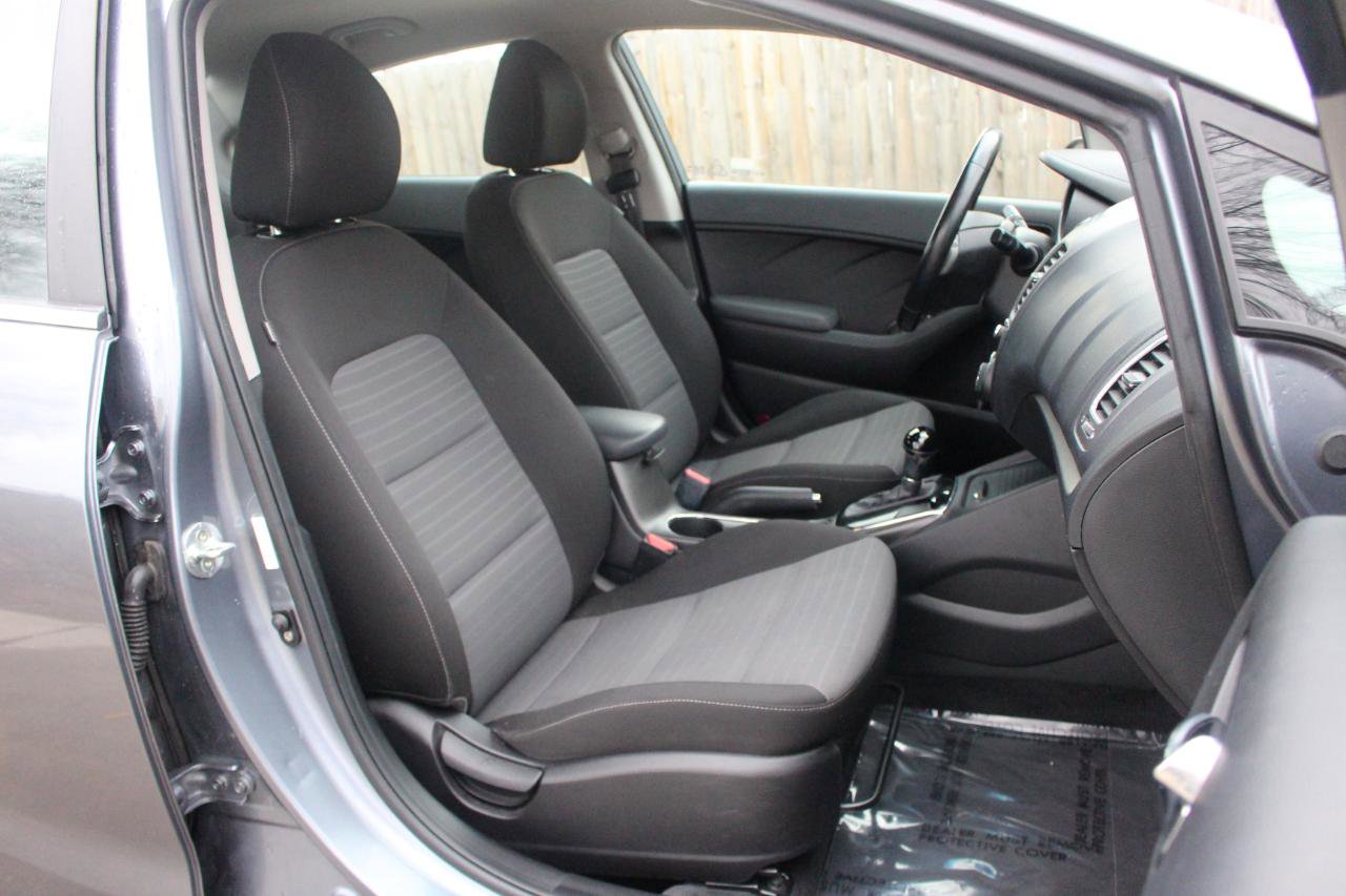 Used 2017 Kia Forte S w/ S Technology Package image 37