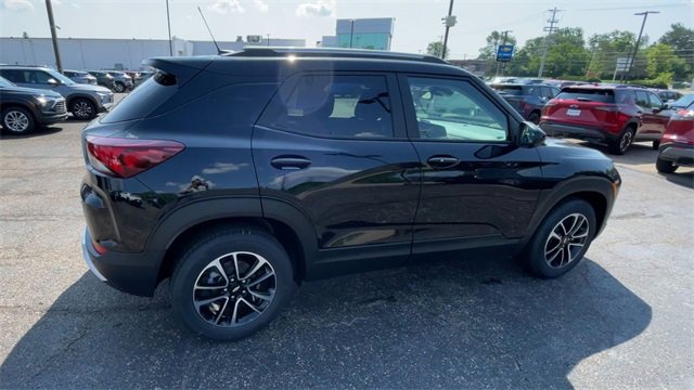 New 2026 Chevrolet TrailBlazer LT w/ Convenience Package image 2