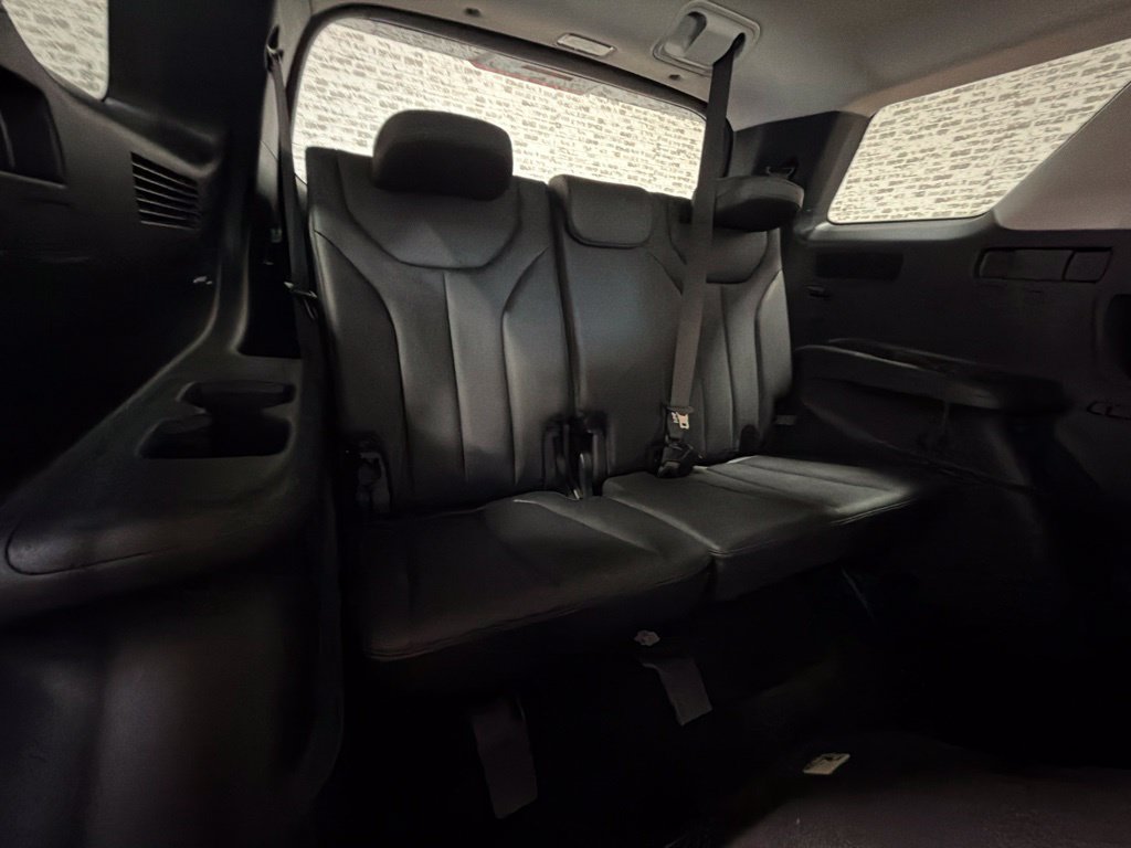 Used 2024 Hyundai Palisade SEL FWD image 14