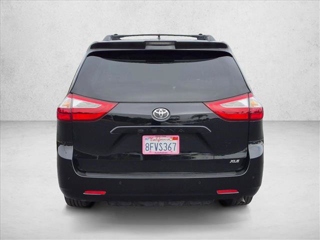Used 2018 Toyota Sienna XLE w/ XLE Navigation Package FWD image 7