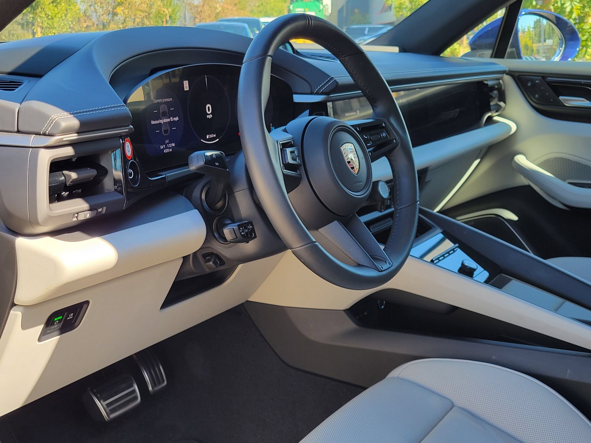 New 2025 Porsche Macan 4 Electric AWD/4WD image 4