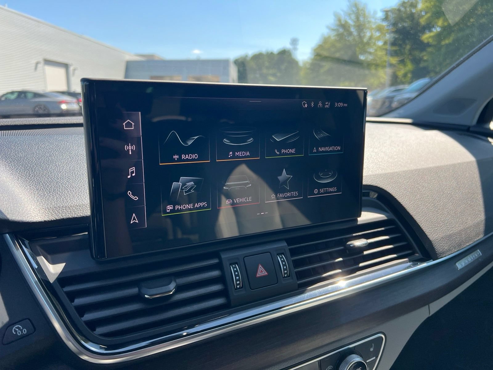 Used 2023 Audi Q5 e Prestige w/ Prestige Package AWD/4WD image 15