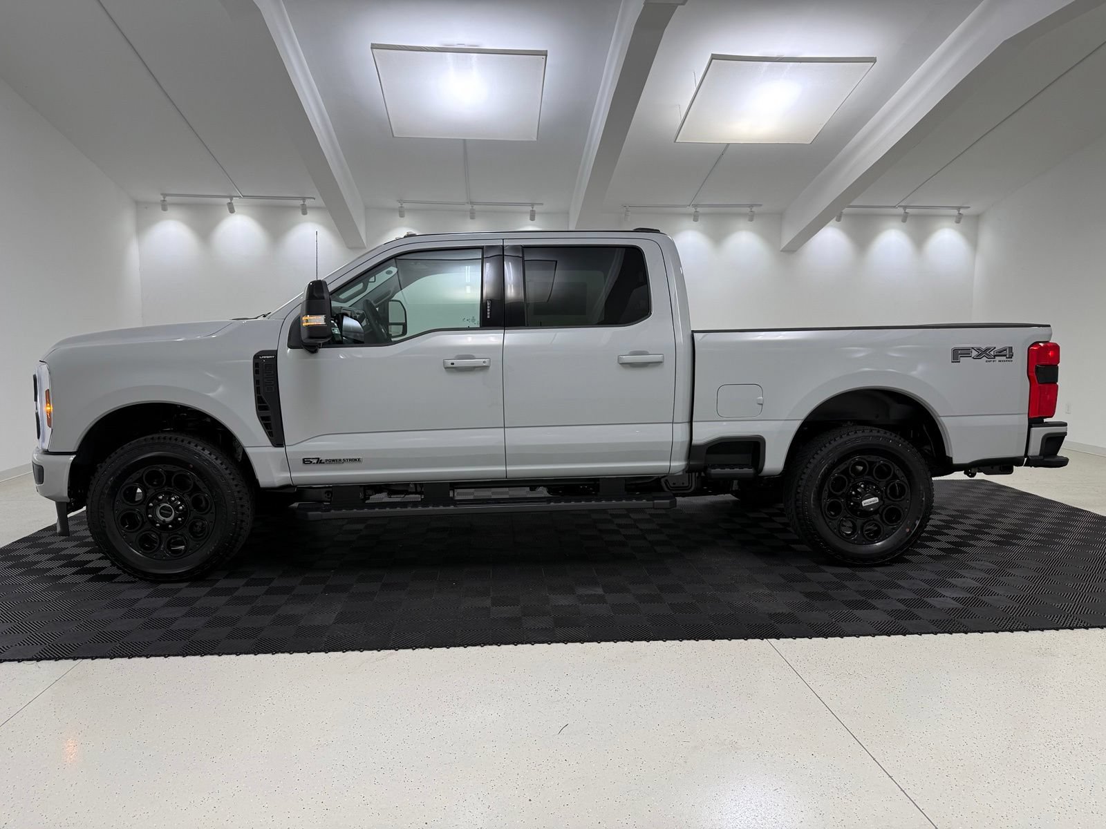 New 2026 Ford F250 Lariat w/ Black Appearance Package AWD/4WD image 4