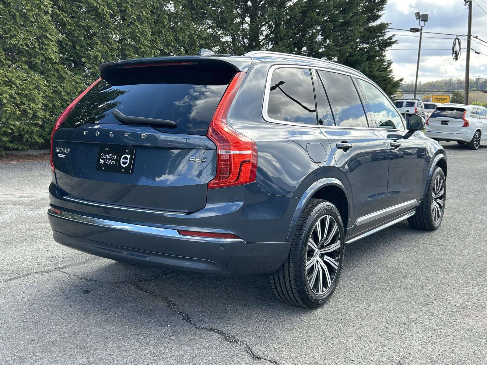 Certified 2024 Volvo XC90 B6 Core w/ Protection Package Premier image 3