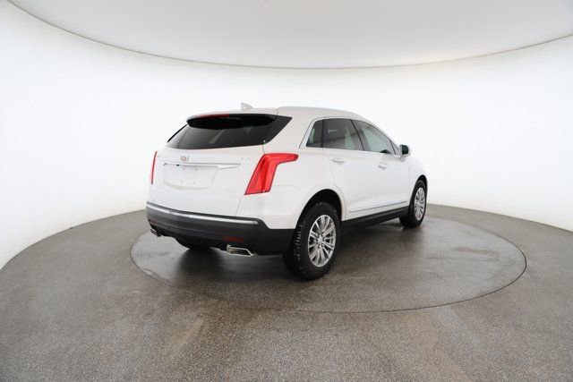 Used 2017 Cadillac XT5 Luxury w/ Driver Awareness Package image 17