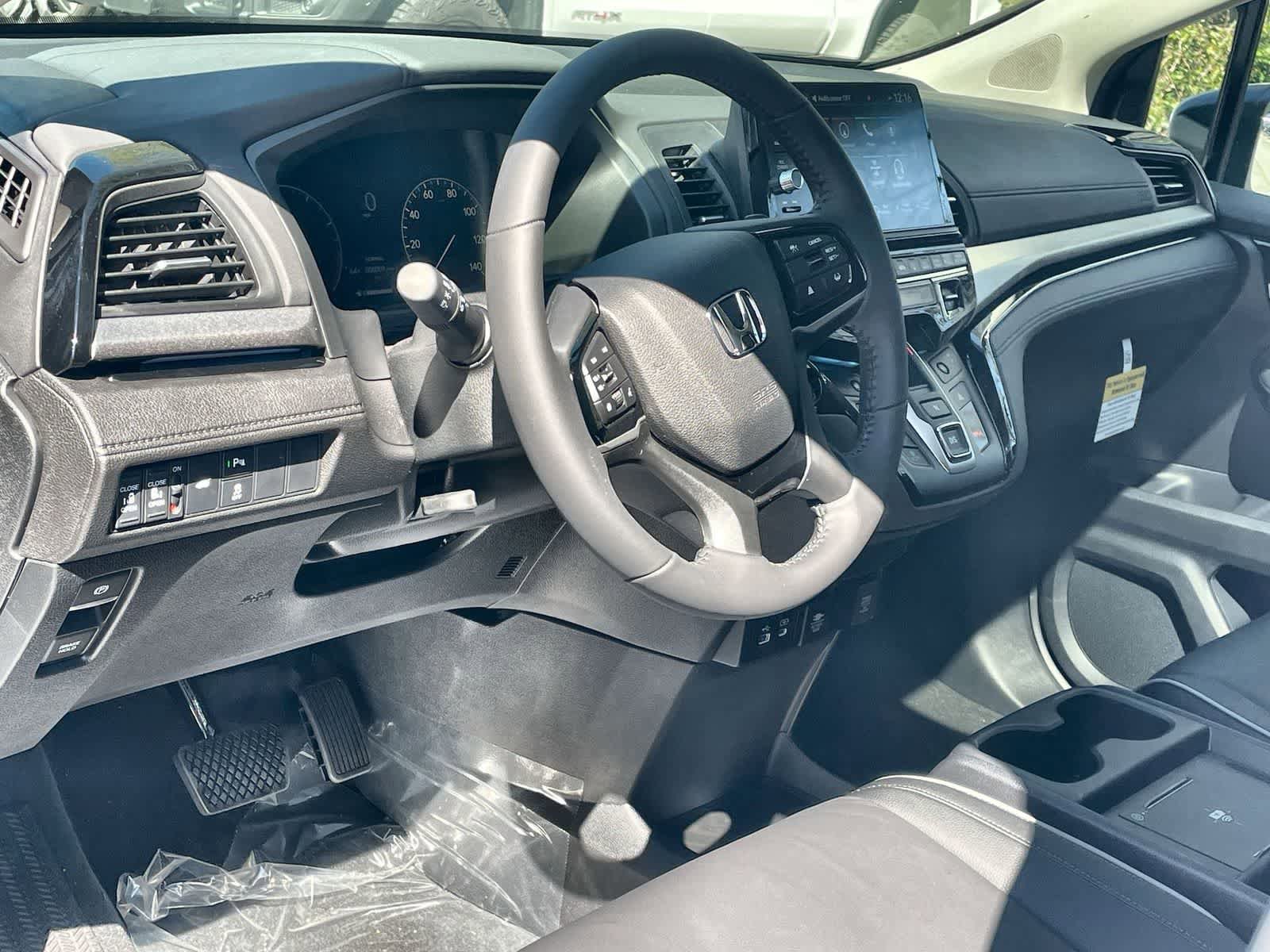 New 2026 Honda Odyssey Touring image 13
