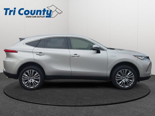 Certified 2021 Toyota Venza XLE w/ Softex Package AWD/4WD image 9