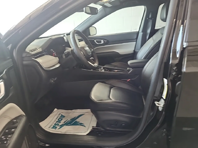 Used 2024 Jeep Compass Limited AWD/4WD image 10