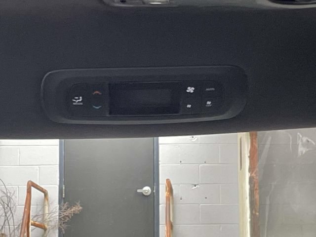 New 2027 Chrysler Pacifica Select FWD image 11