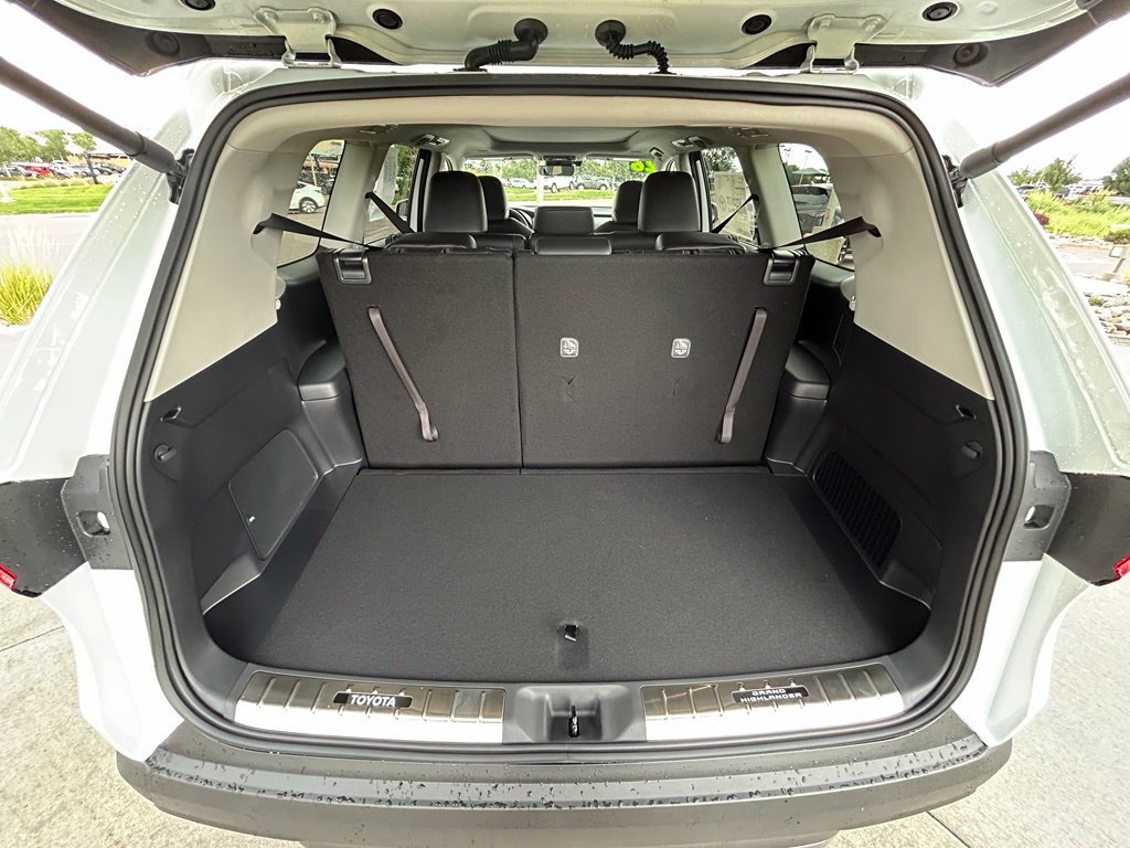 Used 2026 Toyota Grand Highlander AWD image 23
