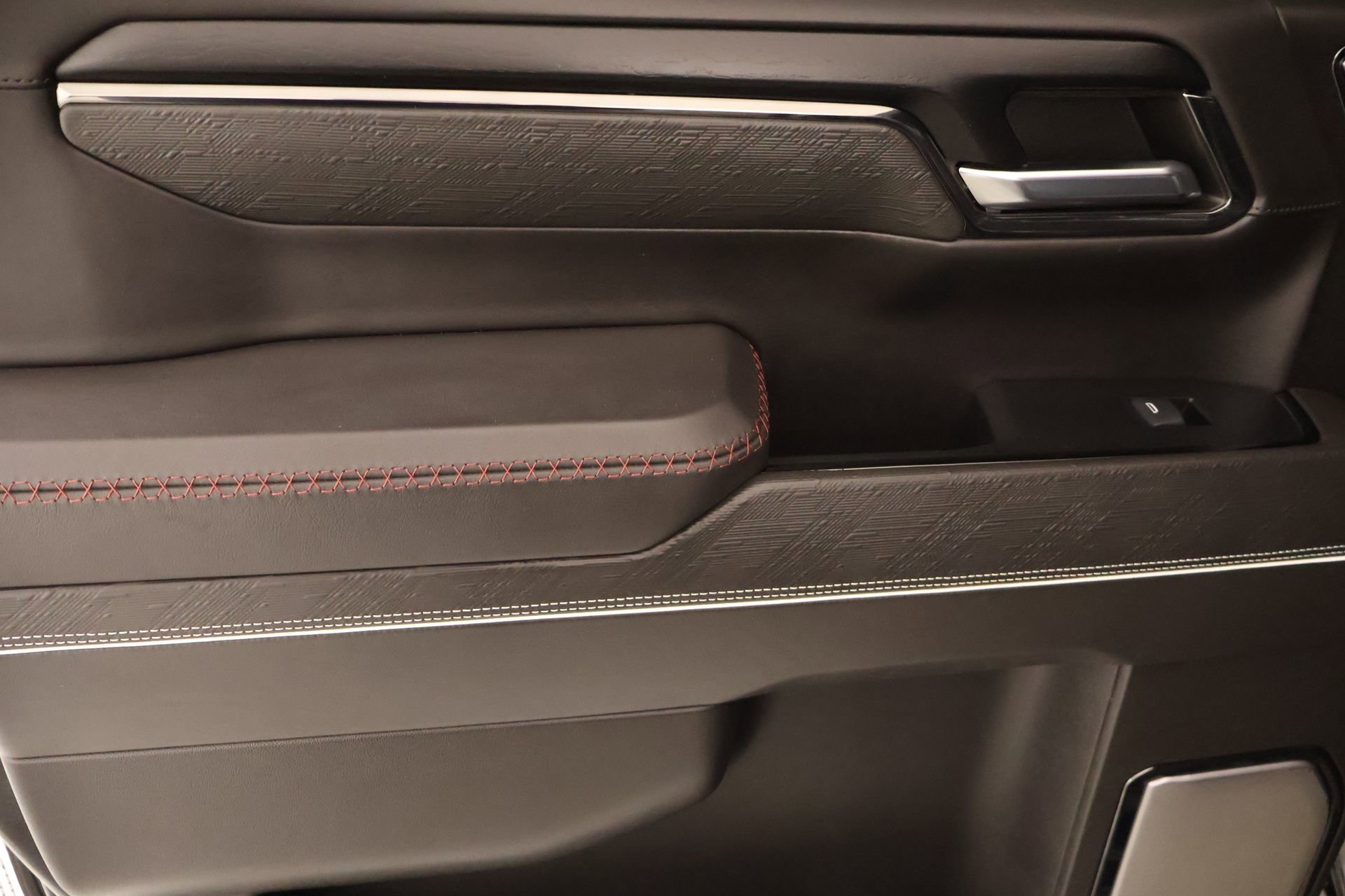 Used 2024 GMC Sierra 1500 AT4X w/ AT4X AEV Edition image 18