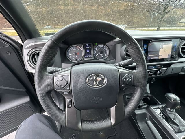 Used 2017 Toyota Tacoma TRD Sport w/ Premium & Technology Package image 14