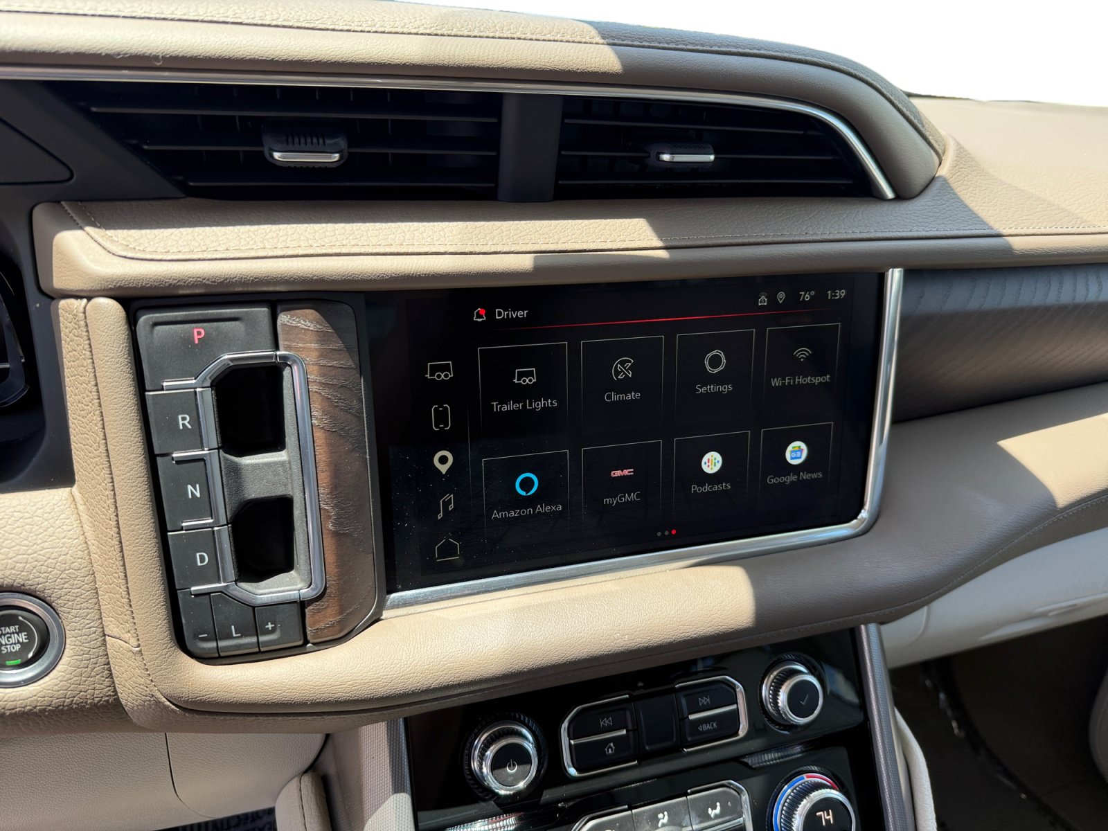 Used 2023 GMC Yukon Denali AWD/4WD image 12