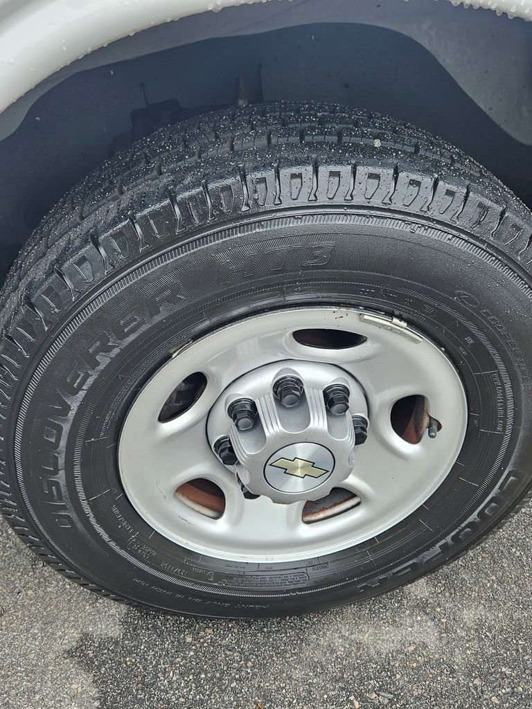 Used 2021 Chevrolet Express 2500 RWD image 24