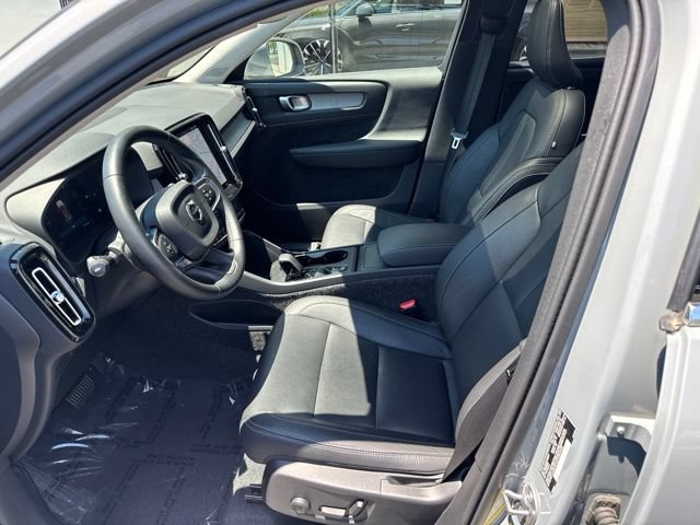 Used 2025 Volvo XC40 B5 Core AWD/4WD image 20