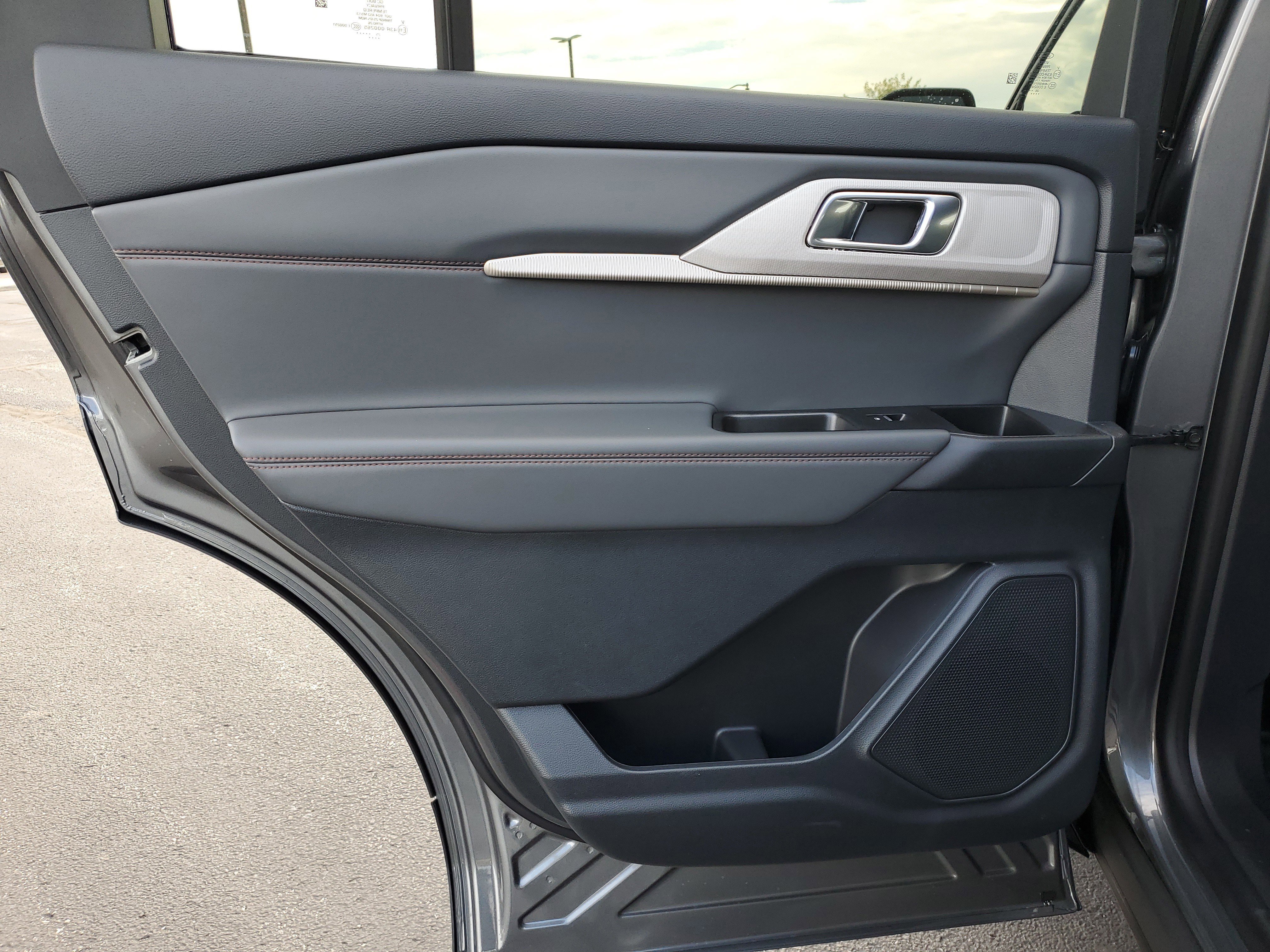 New 2025 Ford Explorer Active w/ Active Comfort Package image 9