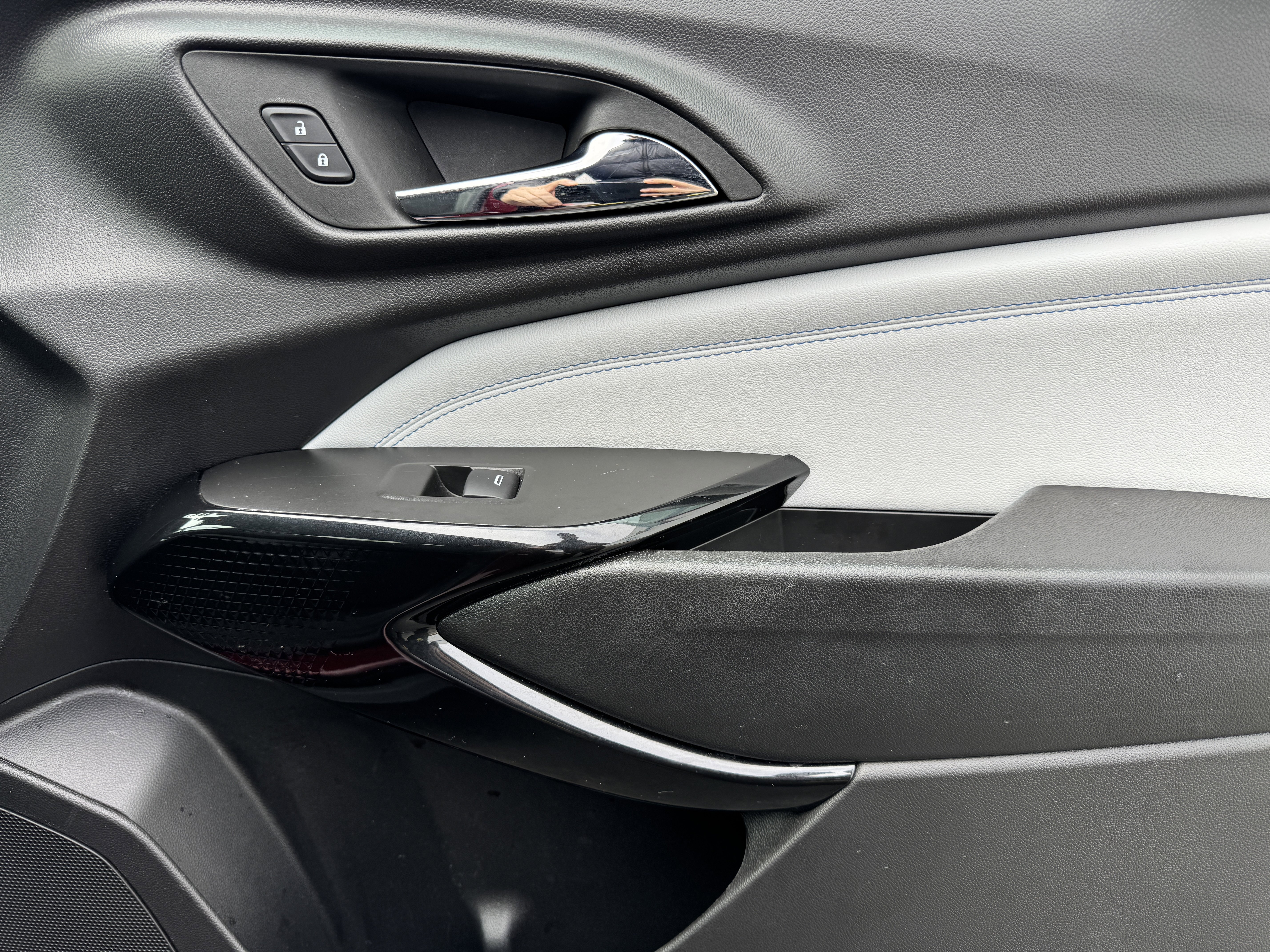 Used 2025 Chevrolet Trax LT image 22