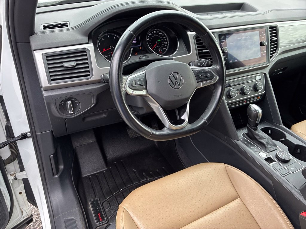Used 2020 Volkswagen Atlas Cross Sport SE w/ Panoramic Sunroof Package AWD/4WD image 17