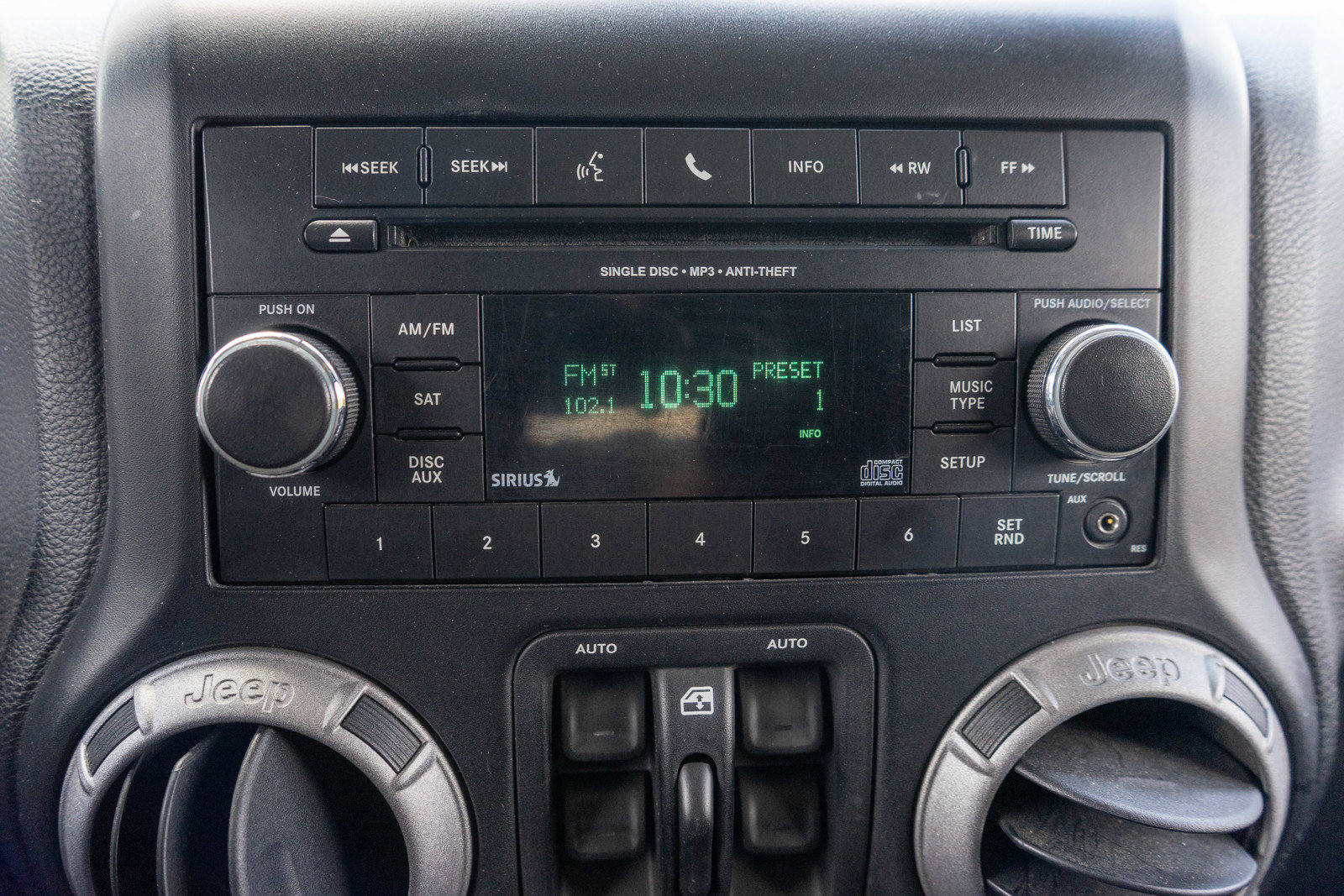 Used 2012 Jeep Wrangler Unlimited Sport AWD/4WD image 15