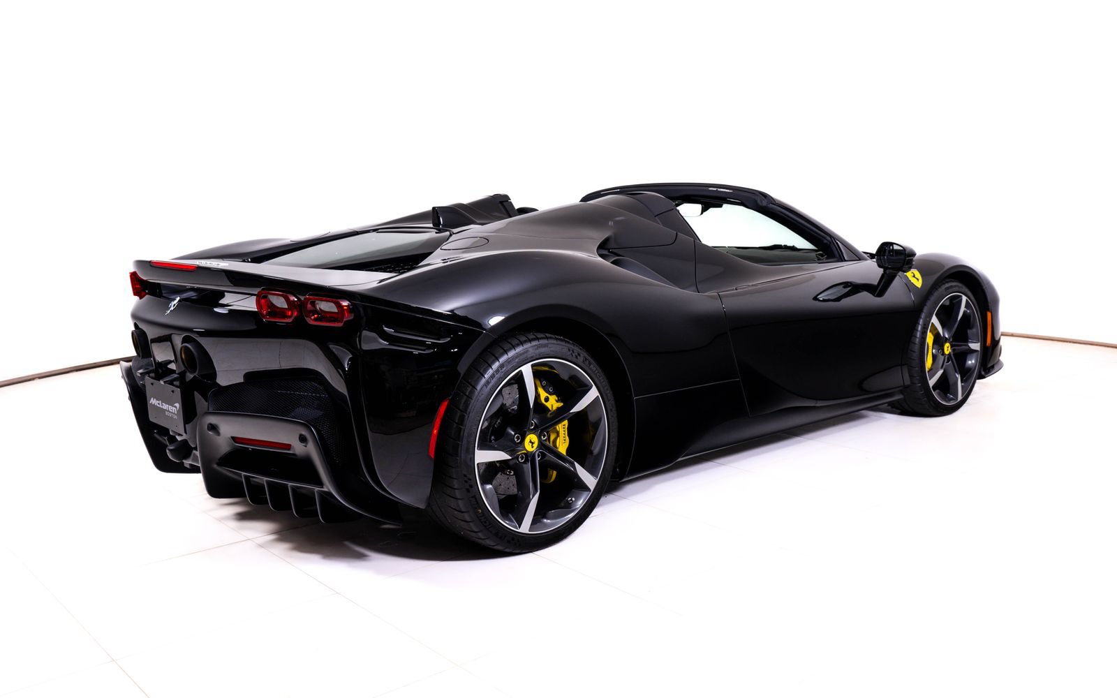 Used 2022 Ferrari SF90 Spider AWD/4WD image 7