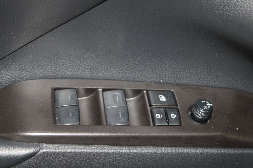 Used 2024 Toyota Camry SE AWD/4WD image 9